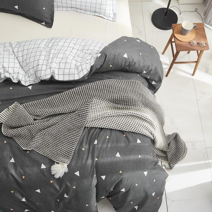 Комплект постільної білизни Uozzi Bedding Queen: 3 шт., блакитний, сірий, трикутний дизайн, 800 TC, мікрофібра з блискавкою, 4 стрічки, сучасний літній стиль для жінок та чоловіків (темно-сірий, Twin (1 комплект простирадла + 2 наволочки))