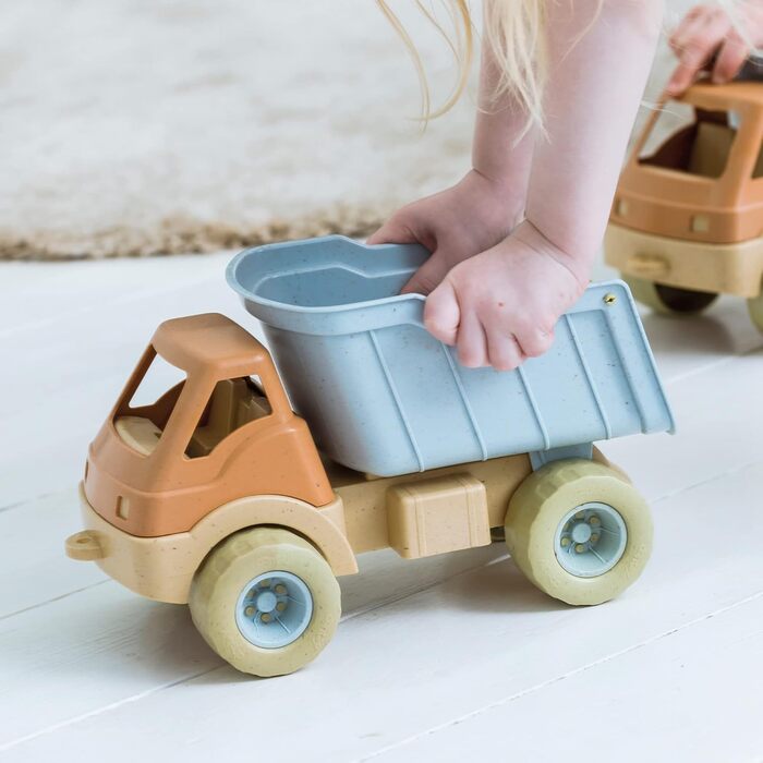 Dantoy - Bio Truck – From 2 Years - Large truck with plenty of space on the cargo bed - Toy - Made of bioplastic - For imaginative role-playing - Machine washable - Made in Denmark