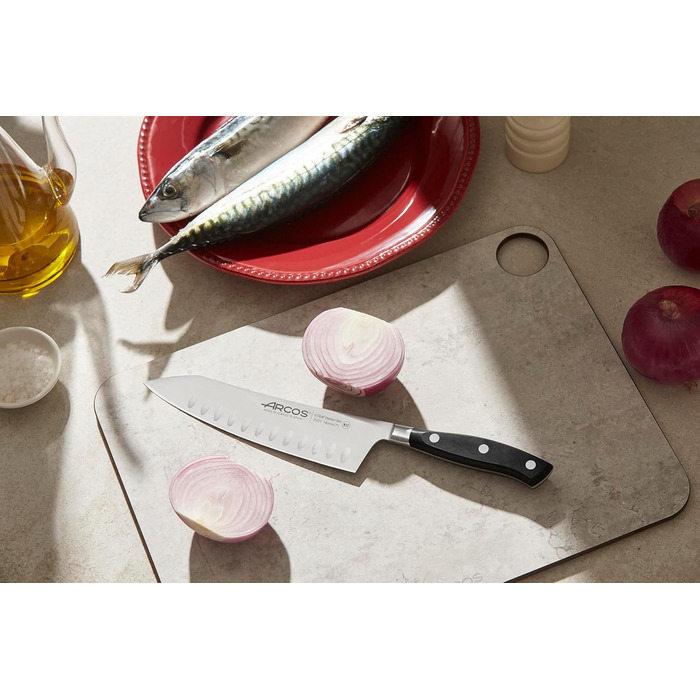 Ніж Arcos Riviera Santoku 180 мм з нержавіючої сталі з ручкою з POM - чорний