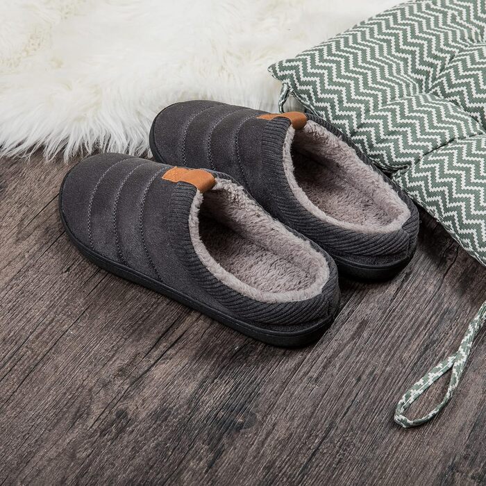 Чоловічі тапочки зимові теплі м'які комфортні з піною Memory Foam, неслизькі для дому та вулиці (43/44 EU, Темно-сірий)