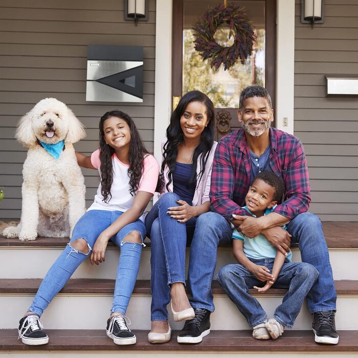 Поштова скринька Relaxdays HBT 37x37x11 см, сталь, чорний/срібний, з оглядовим вікном та замком