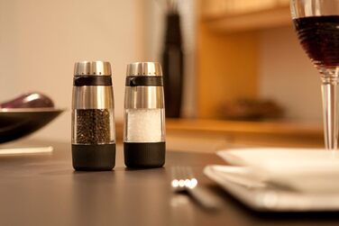 Соломолка OXO Good Grips Elegante з нержавіючої сталі, срібляста, регульований помел