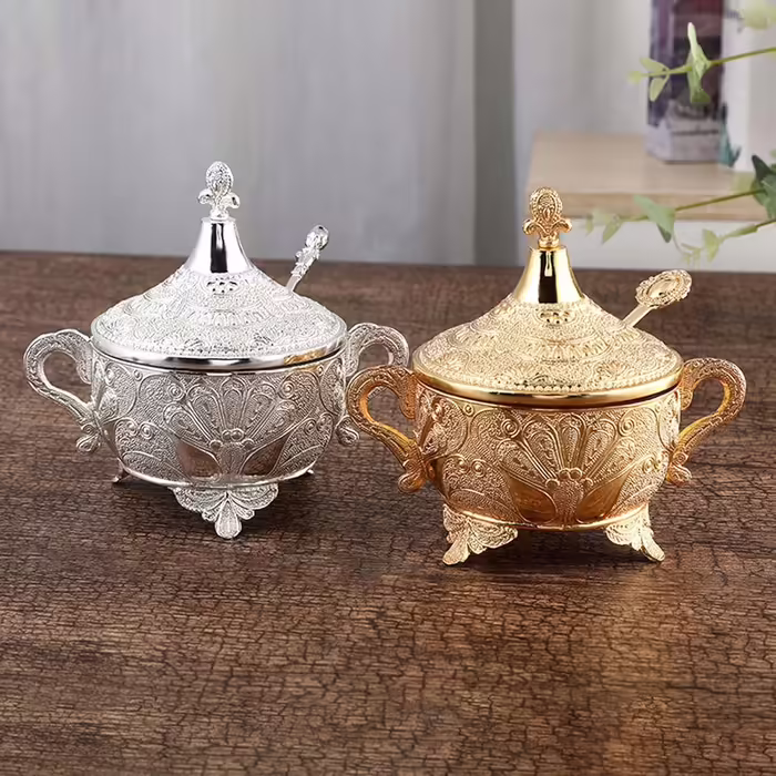 Candy jar, sugar bowl with lid and spoon, spice jar made of carved iron glass, metal spice pot - silver - 13x14.5cm