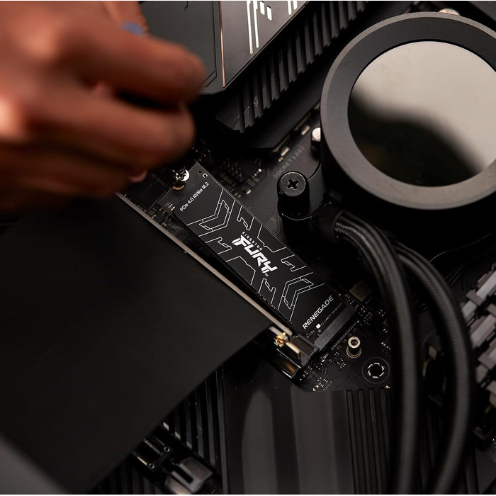 SSD Kingston FURY Renegade 4TB PCIe 4.0 M.2 NVMe з кулером для геймерів та ентузіастів