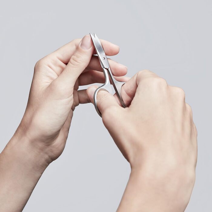 ZWILLING Nail Scissors (Sharp, slightly curved blade with micro-serrations, hypoallergenic, for fingernails and toenails), Premium, Silver, 90 mm