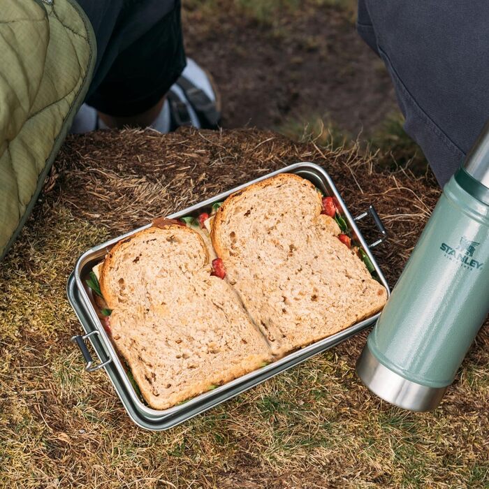 Stanley Useful Classic Box 1.2L - Dishwasher Safe - Stainless Steel Lunchbox - Stackable Sandwich Box - BPA-Free - Secure Closure, Hammered Green, Hammertone Green