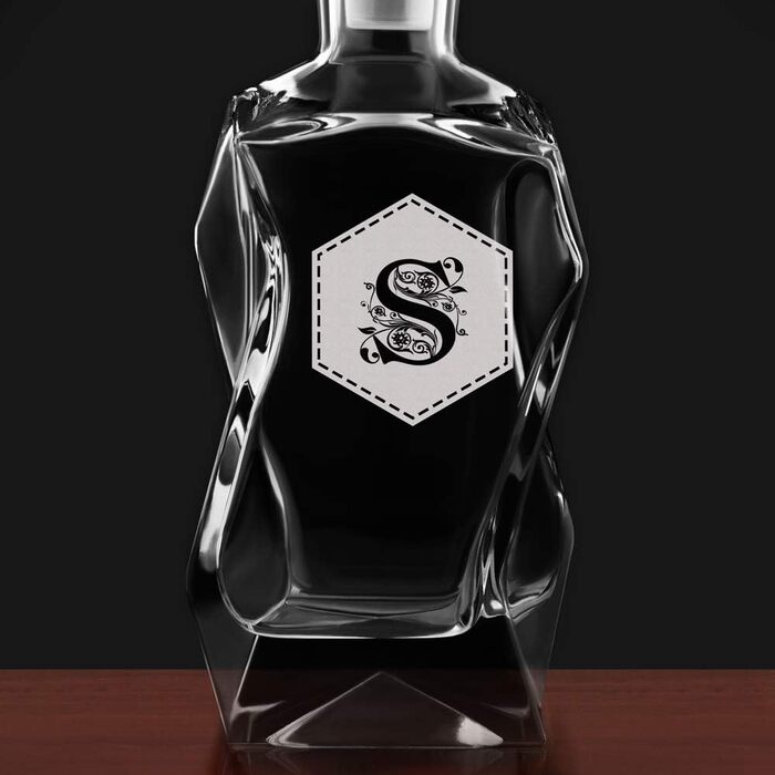 Maverton Whisky Decanter with Engraving - Whisky Decanter - 700ml - Birthday Gift for Men - Letter