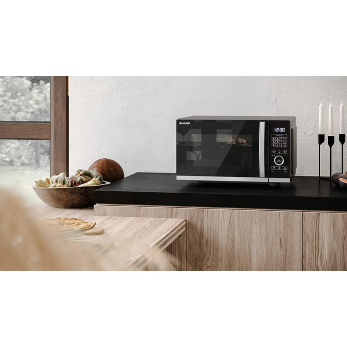 Мікрохвильова піч SHARP YC-MS252AE-B: 20 літрів, 900W, гриль, чорний колір