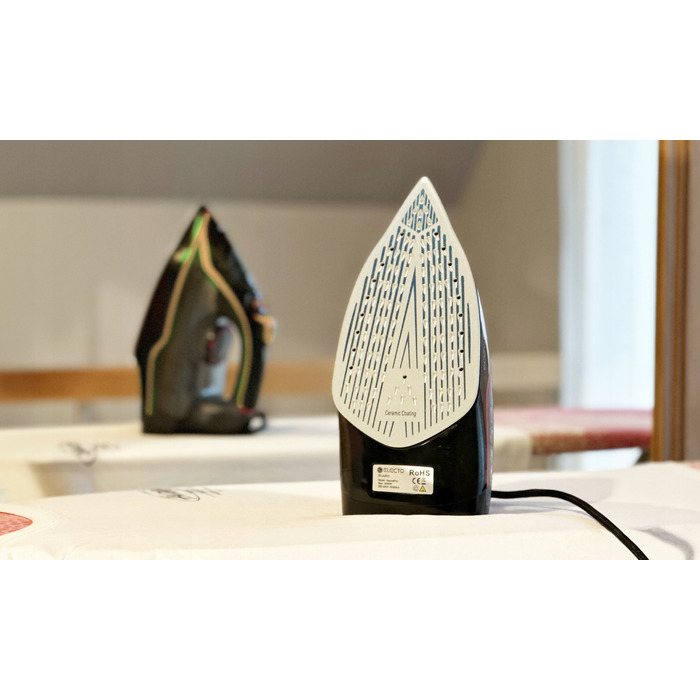 Парова праска Electo з керамічною підошвою, 3000 Вт, 380 мл, бежево-коричнева