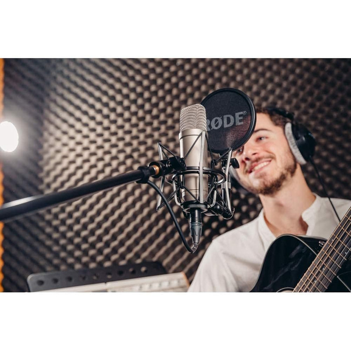 Мікрофон RØDE NT1-A з нирковою характеристикою, комплект: пауза, поп-фільтр, XLR-кабель. Ідеально для запису вокалу, музики, стрімінгу та подкастингу