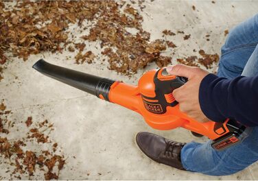 Black+Decker Cordless Leaf Blower GWC1820PCB (18 Volt, up to 209 km/h blowing speed, effortlessly removes dirt and leaves, with PowerCommand, delivered without battery and charger)