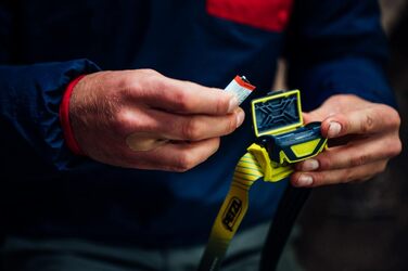Налобний ліхтар PETZL Tikka Core для дорослих, універсальний