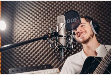 Мікрофон RØDE NT1-A з нирковою характеристикою, комплект: пауза, поп-фільтр, XLR-кабель. Ідеально для запису вокалу, музики, стрімінгу та подкастингу