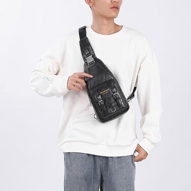 Чоловіча нагрудна сумка через плече з PU-шкіри, чорна. Водостійка, зручна, casual стиль.