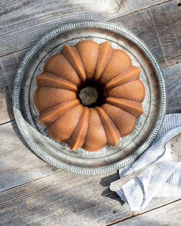 Форма для випічки Nordic Ware Pro Cast Original Bundt Pan, бронзова, 12 чашок