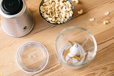 Електричний подрібнювач Family Care для кухні: 3 титанові леза, 300W, скляна чаша 600 мл, багатофункціональний, для м'яса, цибулі, овочів, горіхів, льоду