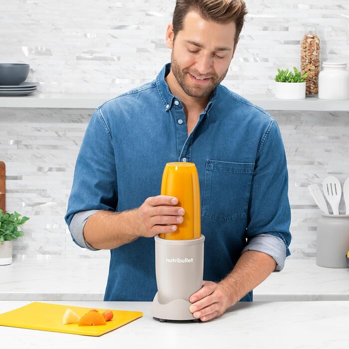NutriBullet Pro 900, Electric Blender, Food Processor, Smoothie Blender, Multi-Function Blender, 900W Power, 900ml and 710ml Cups, Matte Sand, NB910MASN Matte Sand Packaging with Accessories
