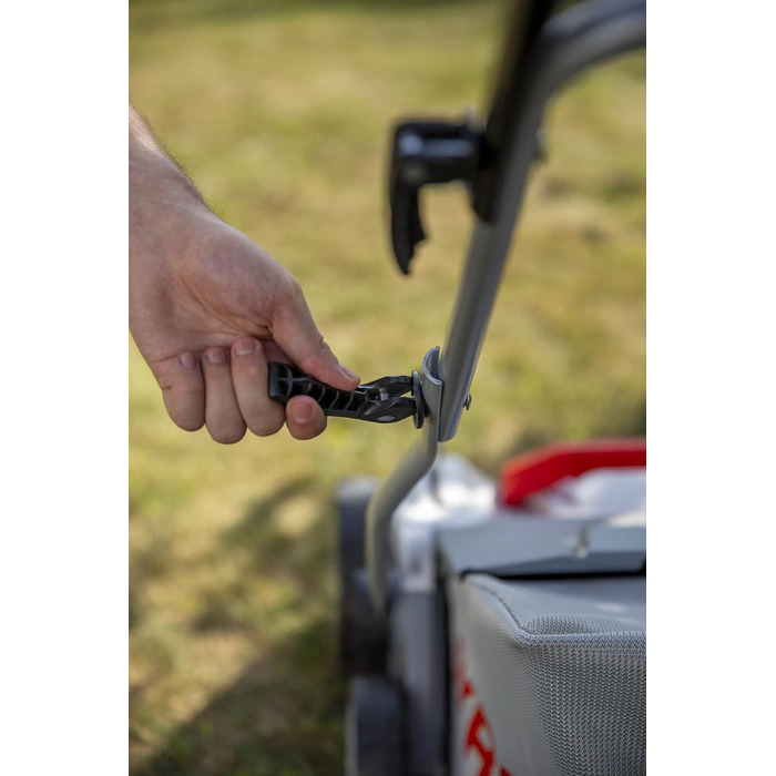 IKRA Elektro Scarifier Lawn Aerator IEVL 1838, 40l Collection Basket, Working Width 38cm, Adjustable Working Depth