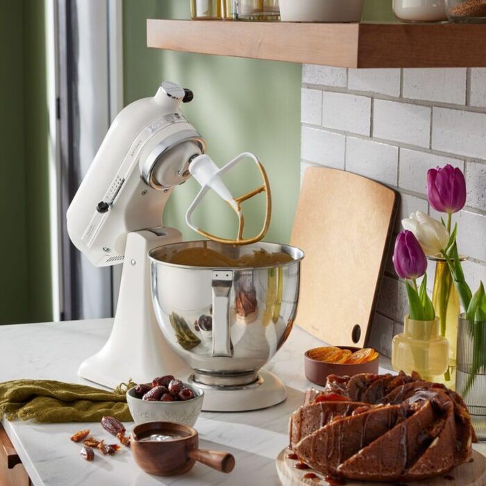 Планетарний міксер KitchenAid Artisan 4,7л, колір порцеляново-білий