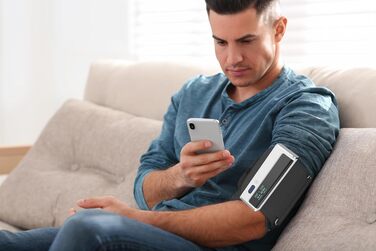 TIGA-MED Armfit Plus: тонометр на плечі з Bluetooth та EKG-діагностикою | монітор серцевого здоров'я | додаток для iOS та Android