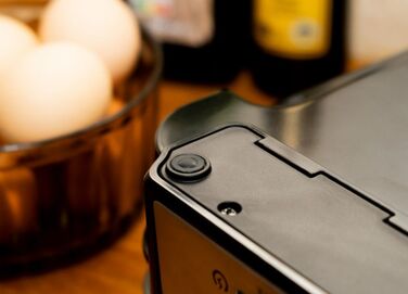 Вафельниця IDEAL IK1602, 1200 Вт, чорна