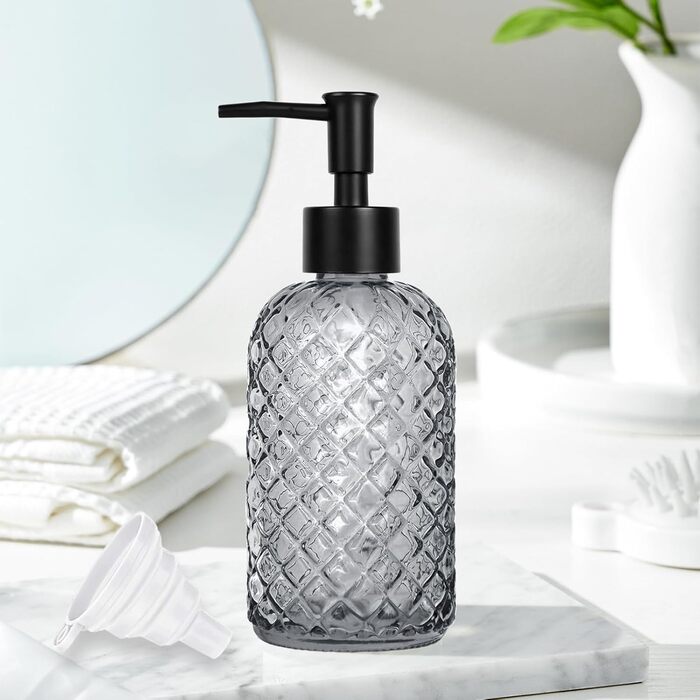 Скляний диспенсер для мила 500 мл з хвильовим дизайном для ванної кімнати та кухні, з чорним насосом, дерев'яними етикетками та воронкою (Charcoal, сірий)