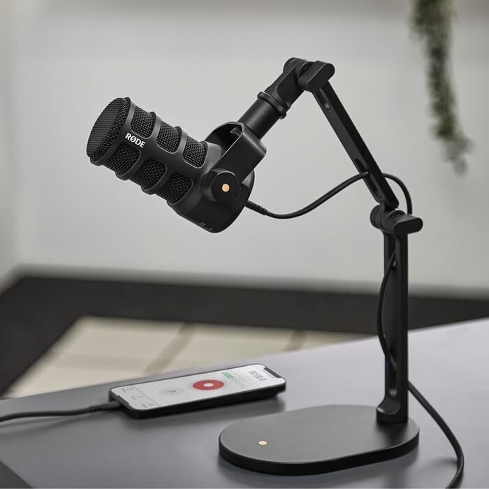 Rode PodMic Black – професійний USB-мікрофон для подкастів з брелоком-відкривачкою для пляшок