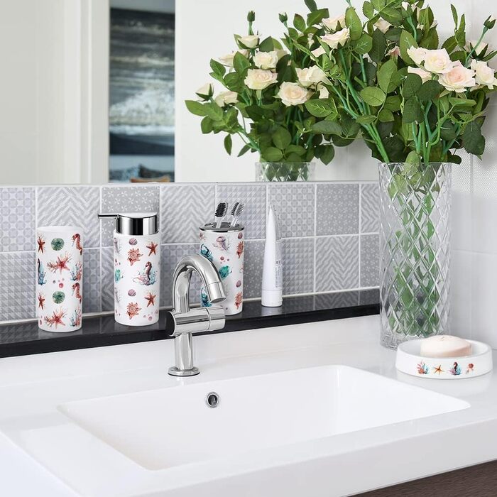 Набір аксесуарів для ванної кімнати Otostar Bambus: миловарка, тримач для зубних щіток, стаканчик, мильниця, тримач для ватних паличок, тримач для туалетного йоржика, сміттєвий бачок (6 предметів)