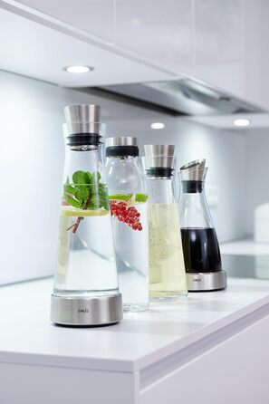 Emsa 505219 Flow Chilling Carafe | Elegant Design | Cooling performance for 4h | Cooling pad | Glass and stainless steel | Transparent | 1 Liter, 14 x 14 x 30 cm