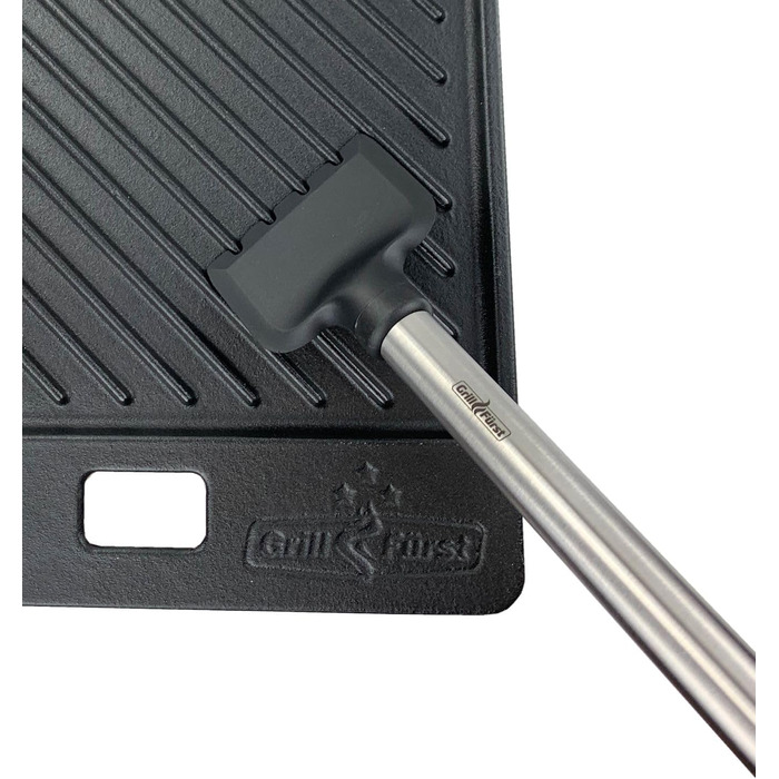 Grillfürst Premium Grill Brush for Cast Iron Grates with Brass Bristles, Cast Iron Care Spray, Special Scraper