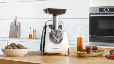 М'ясорубка Bosch MFW67440, чорна, 700 Вт