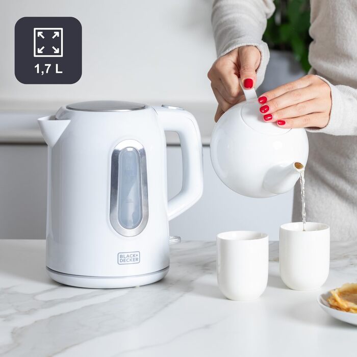 Електричний чайник BLACK+DECKER BXKE2202E, 2200W, 1.2L, поворотний на 360°, зручний для лівшів, з автовимкненням