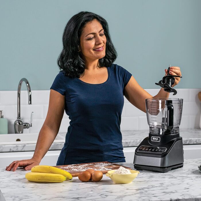 Ninja Food Processor with 4 programs; Chopping, Pureeing, Slicing, Mixing & 3 manual speeds, 2.1L bowl, chopping, slicing & dough blades, 850W, dishwasher safe, Black BN650EU Food Processor