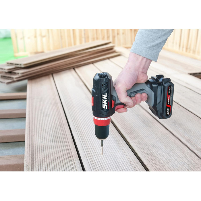 Акумуляторний дриль-шуруповерт SKIL 2842AA (18V, сірий) з акумулятором та зарядним пристроєм