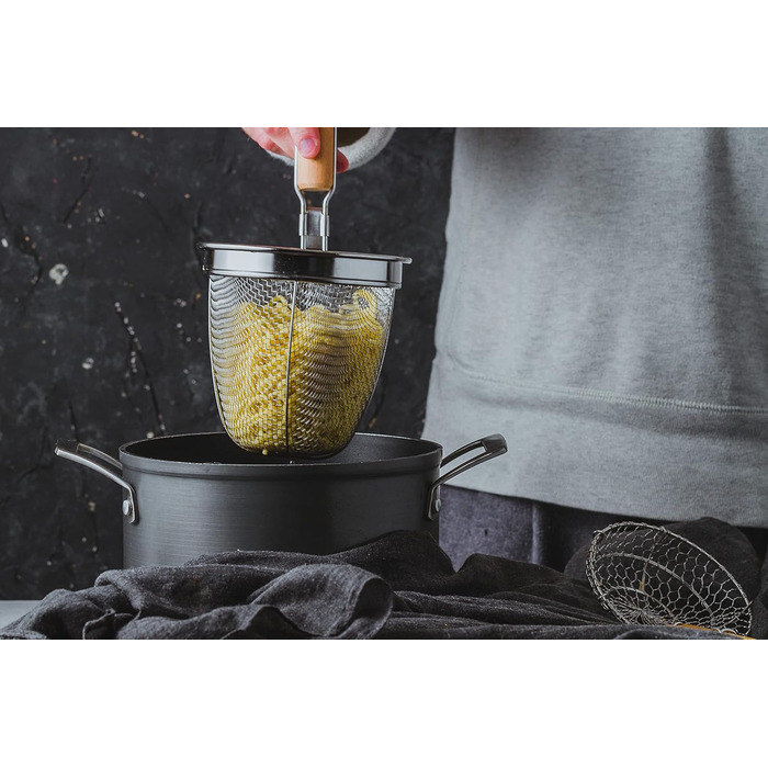 Ситечко кухонне KitchenCraft World of Flavours, нержавіюча сталь, з ручкою з евкаліптового дерева, 14 x 16 x 34 см