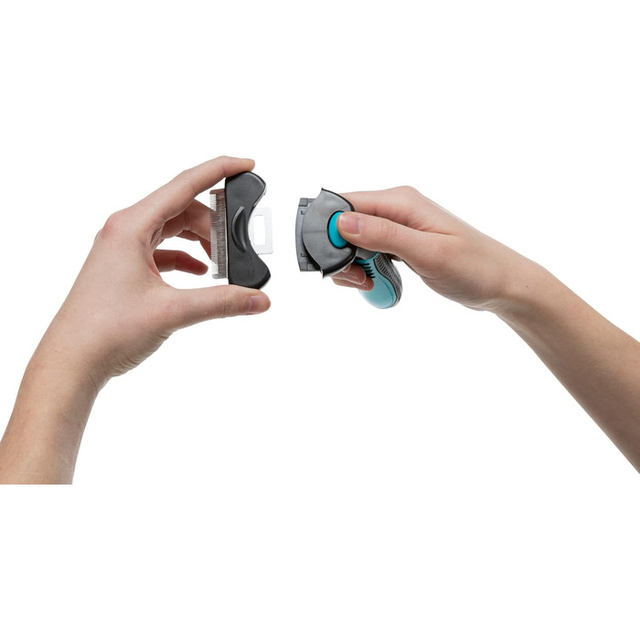 Тріксі Щітка-гребінець для вичісування та розрідження шерсті коротко- та жорсткошерстих порід - змінна головка, лезо з нержавіючої сталі, гумовий пластиковий грифель, чорний/синій, 7 x 15 см, для собак та котів