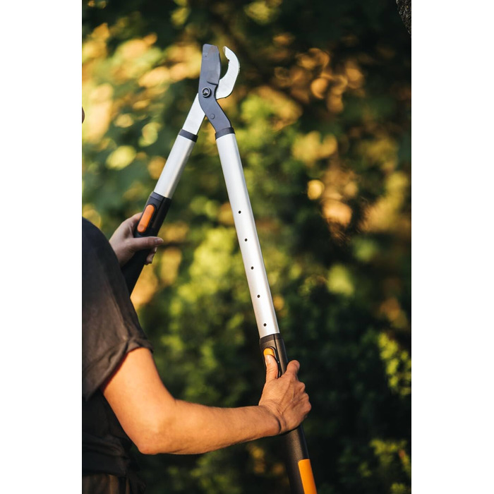 Секатор телескопічний Fiskars SmartFit L86 для свіжої деревини, антипригарне покриття, загартована сталь, довжина ручки 66-90 см, чорний/помаранчевий, 1013564