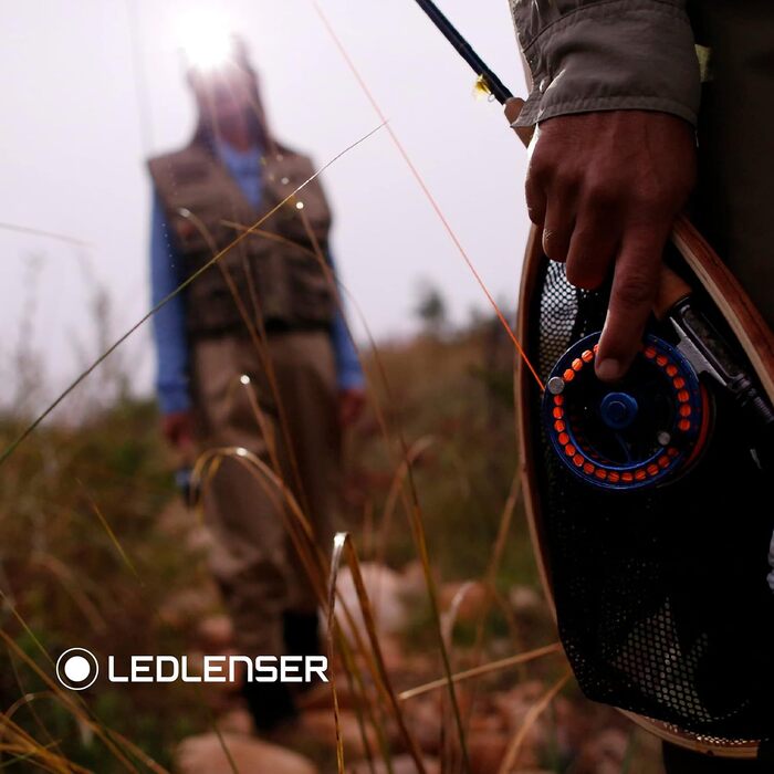 Налобний ліхтар Ledlenser MH4 чорний, акумуляторний, 400 люмен, LED, фокусування, до 35 годин роботи, червоне світло, металевий кліп, для полювання та риболовлі