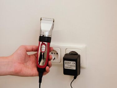 Акумуляторна машинка для стрижки Kerbl Sonic з аксесуарами, червона та срібна