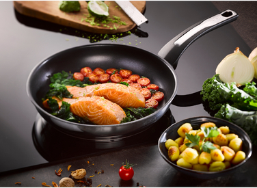 Набір сковорідок Tefal Emotion, титанове покриття, сріблясті, 3 предмети