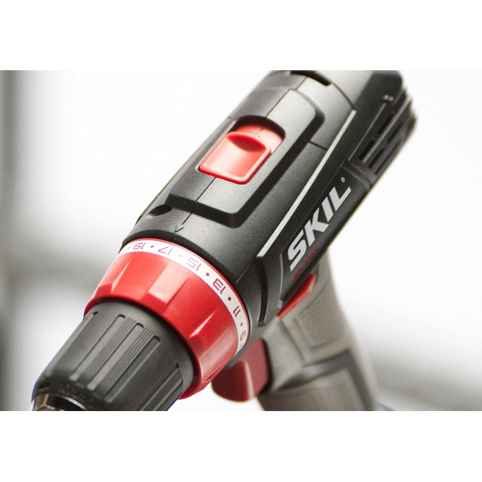 Акумуляторний дриль-шуруповерт SKIL 2842AA (18V, сірий) з акумулятором та зарядним пристроєм