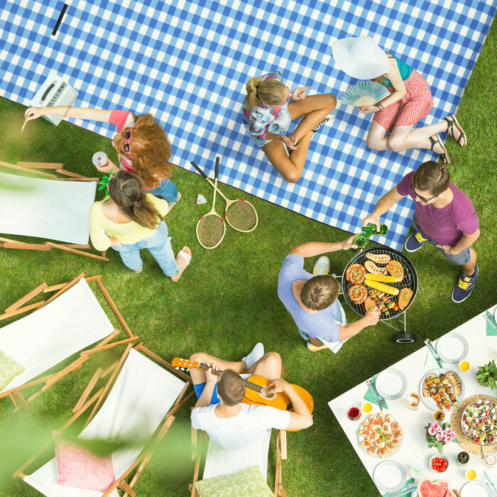 Ковдра для пікніка Relaxdays XXL синьо-біла в клітинку