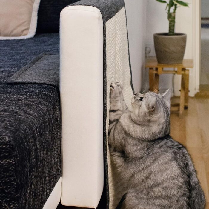 Navaris Cat Scratch Mat Scratch Protection Sofa - with 2 compartments - 128 x 45 cm Sisal Scratch Rug for Cat - Couch Cat Scratch Mat - also for Dogs