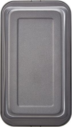 Amazon Basics - 22.8 cm Cake Pans, Non-Stick, Carbon Steel, 2-Pack & Amazon Basics - Non-Stick Baking Pan, Carbon Steel, 23.5 x 12.7 cm, 2-Pack