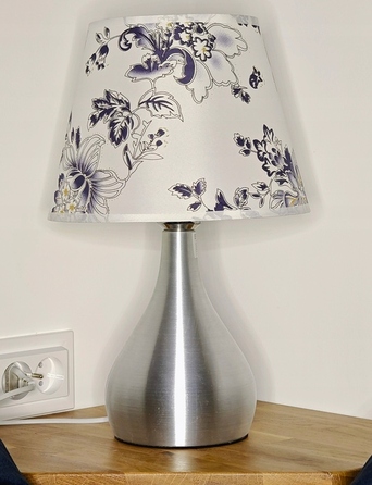 Сенсорна настільна нічна лампа з LED-абжуром, срібляста