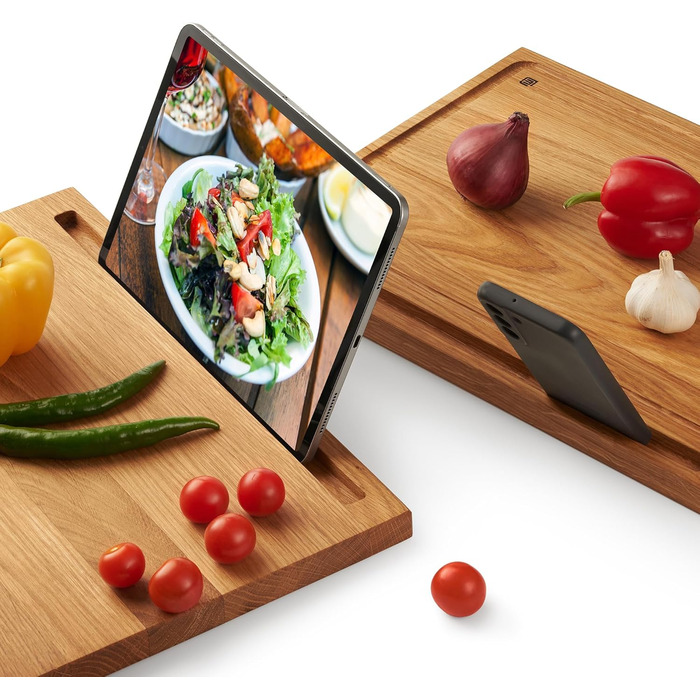 Edelding Cutting and Serving Board made of high-quality oak, 40 x 30 cm in size, with a juice groove and tablet holder | Antibacterial kitchen board | Serving board, breakfast board, solid wood board