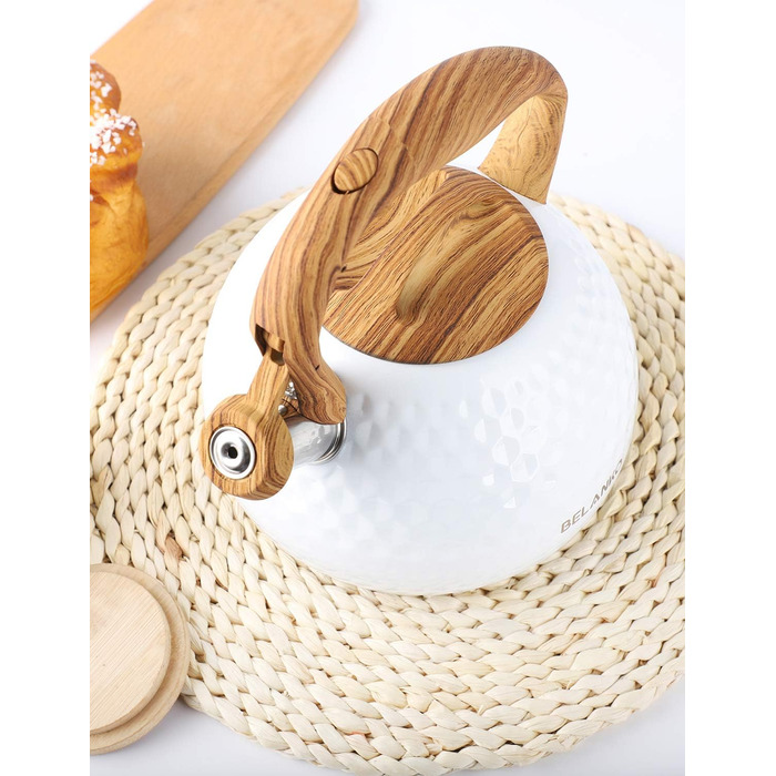 Чайник BELANKO Teekessel 2.7л з нержавіючої сталі з дерев'яною ручкою, гучний свисток, для плити, індукції, діамантовим дизайном, чорний (глянцевий білий)