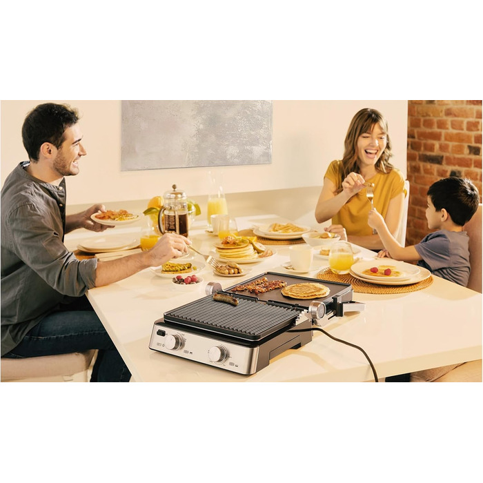 Електричний гриль Braun MultiGrill 7 CG7020: 3-в-1 (контактний гриль, BBQ, духовка), 2000W, велика поверхня (12 бургерів), регулювання температури, для дому