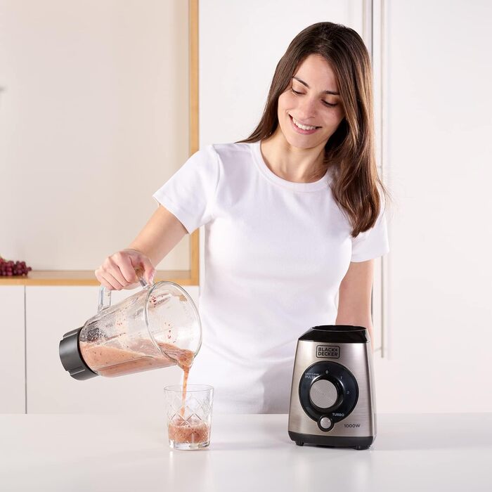 Блендер Black+Decker 1000 Вт, імпульсний режим, пластикова чаша 1,5 л, 4-лезові нержавіючі леза, легке очищення