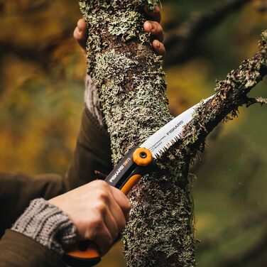 Ручна пила Fiskars Xtract SW73 для свіжої деревини, грубе зубцювання, довжина полотна 16 см, висувна, нержавіюча сталь, чорна/помаранчева, загальна довжина 35 см, модель 1000613